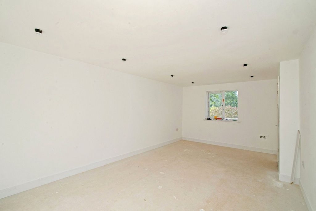 Property photo 3 of 14 Picture No. 05