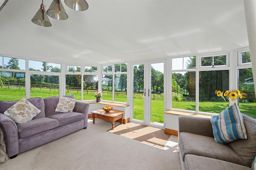 Property photo 2 of 33 Sun Room