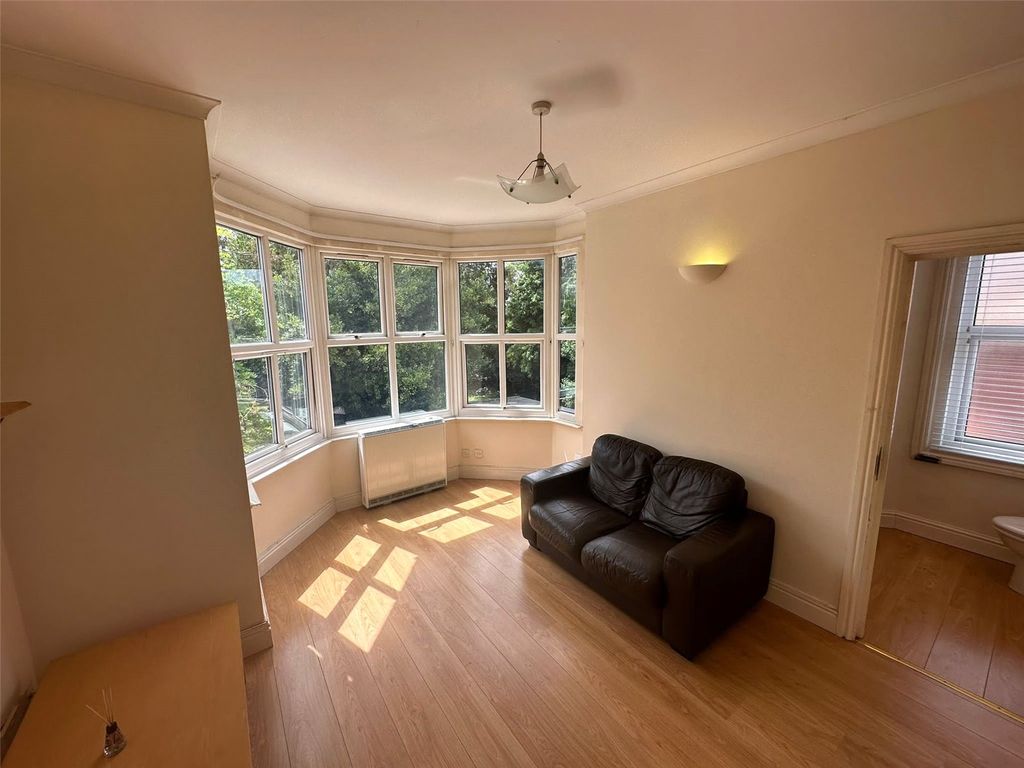 Property photo 3 of 10 Picture No. 01