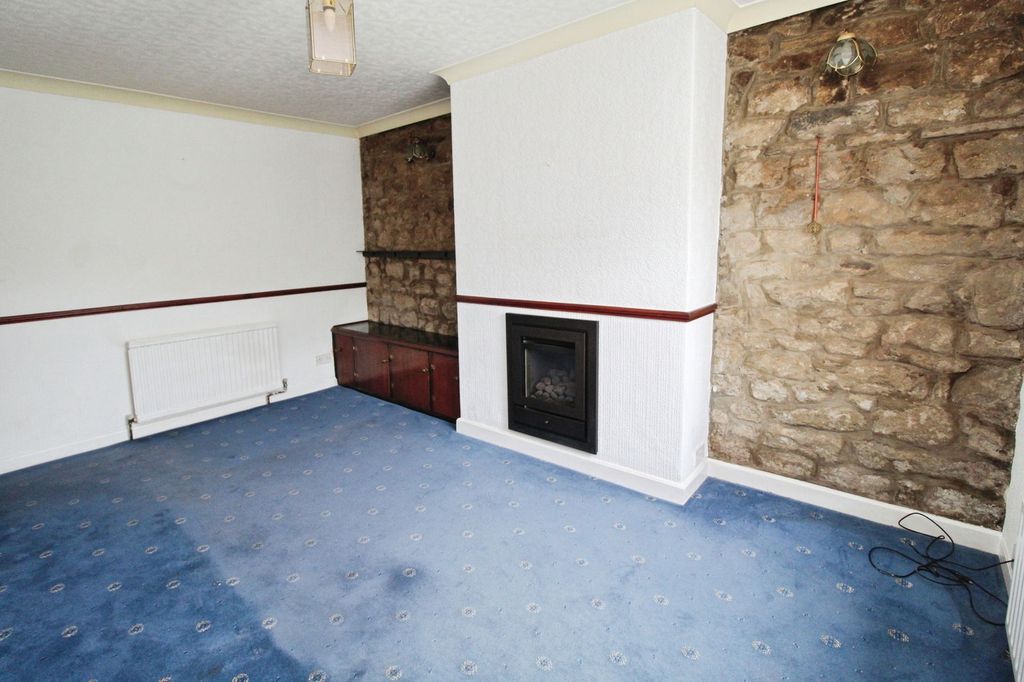 Property photo 3 of 23