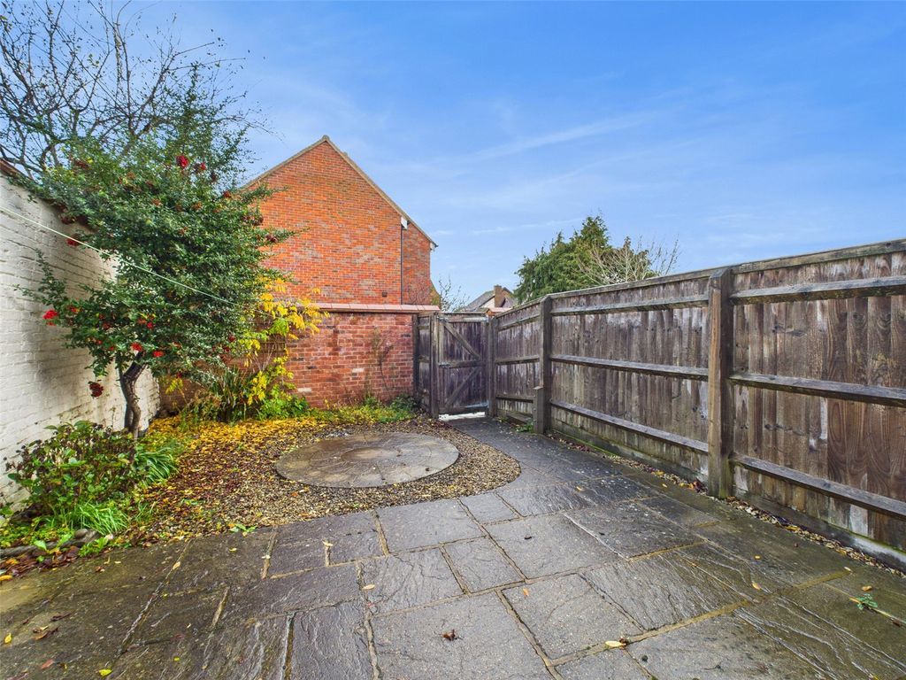 Property photo 2 of 14 Garden