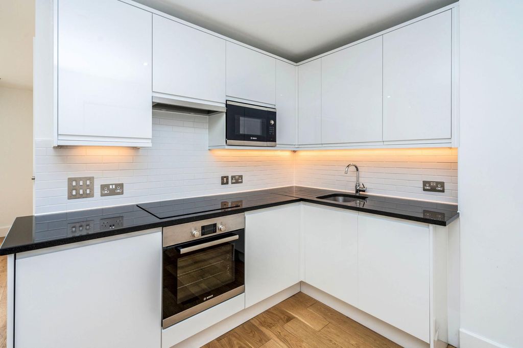 Property photo 2 of 11 1 Kitchen