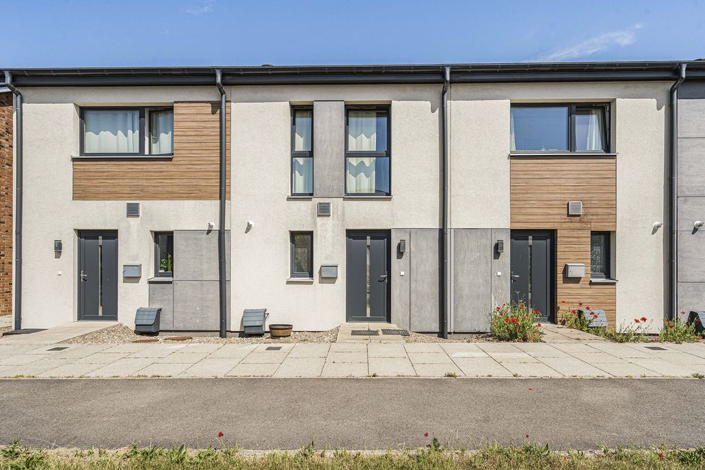 Property photo 1 of 33