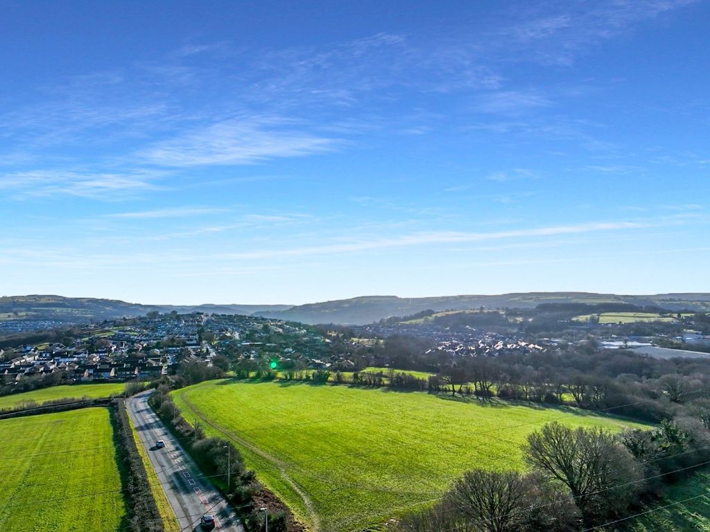 Property photo 2 of 26