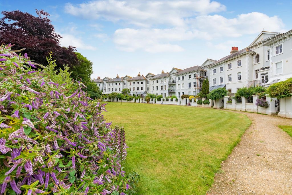 Property photo 1 of 8 External (Main)