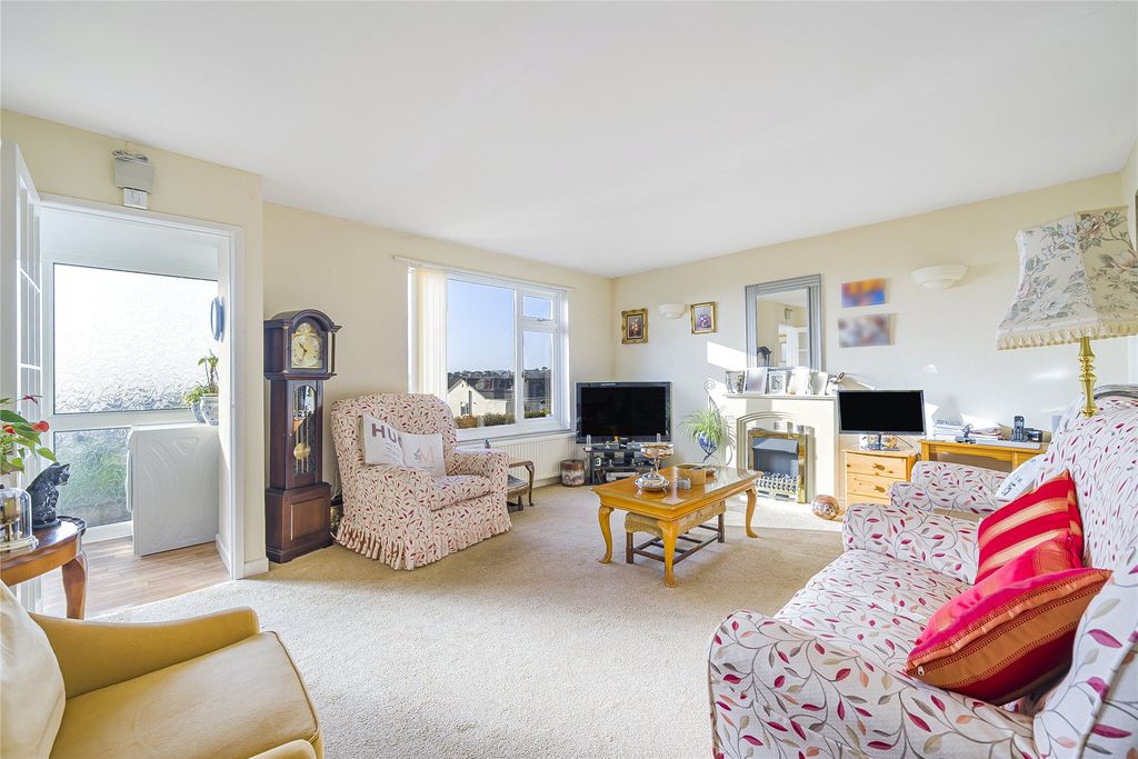 Property photo 2 of 17 Picture No. 16