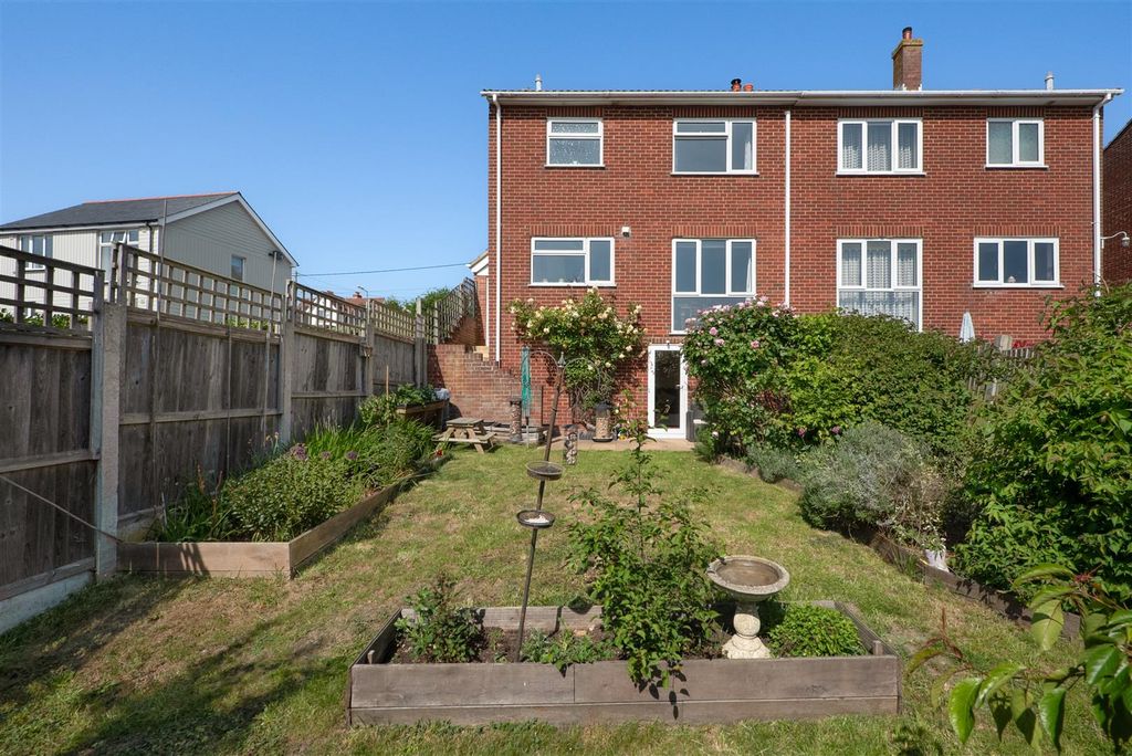 Property photo 2 of 19 Millstrood Road, Whitstable