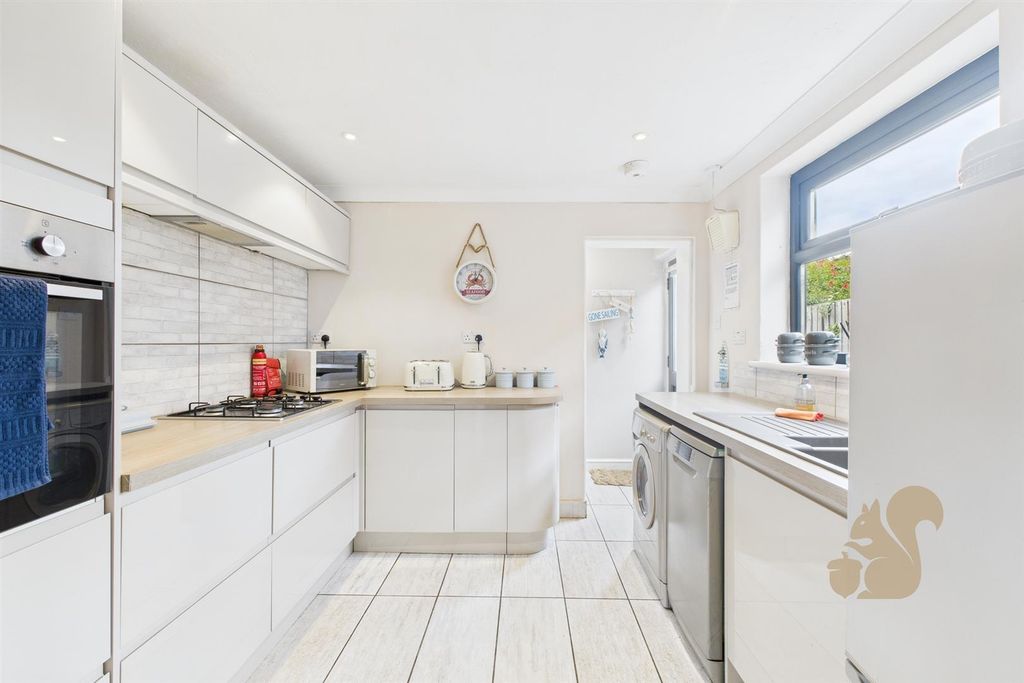 Property photo 2 of 28 Cam03877G0-Pr0245-Still006.Jpg