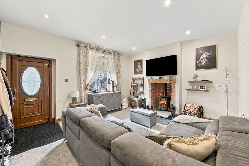 Property photo 3 of 18