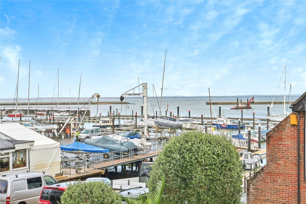 Property photo 1 of 11 Views