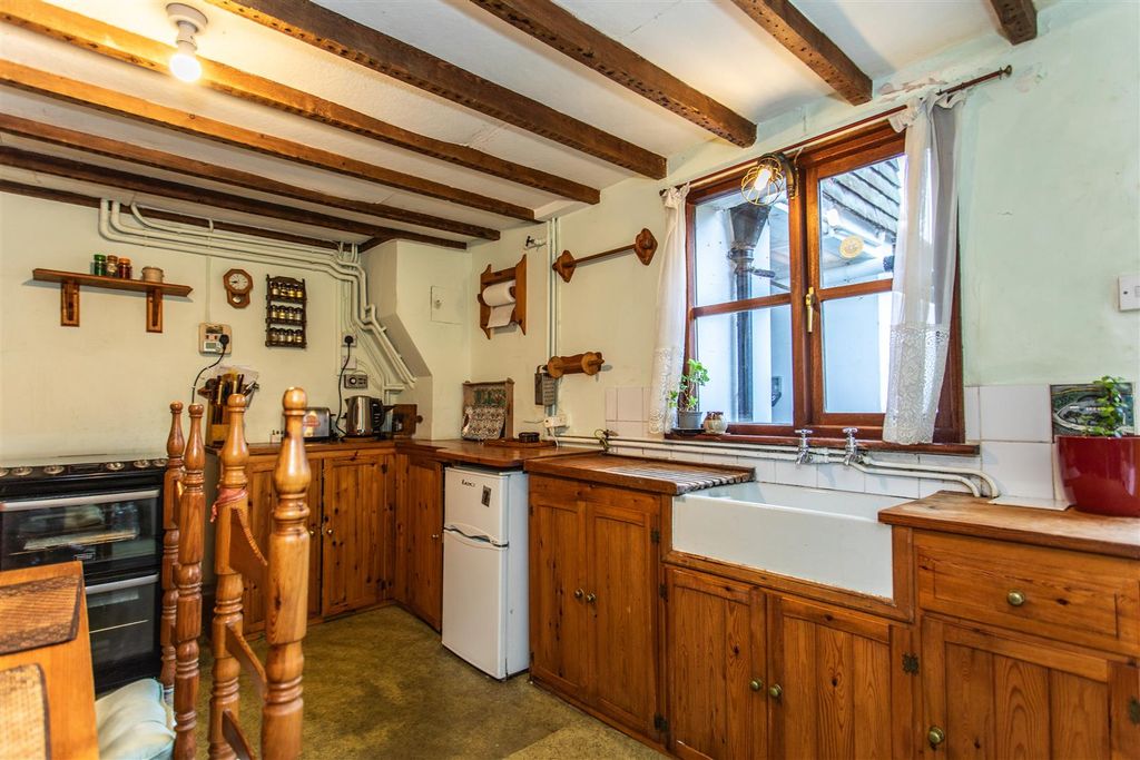 Property photo 3 of 20 Vines Cottage Kitchen-2.Jpg