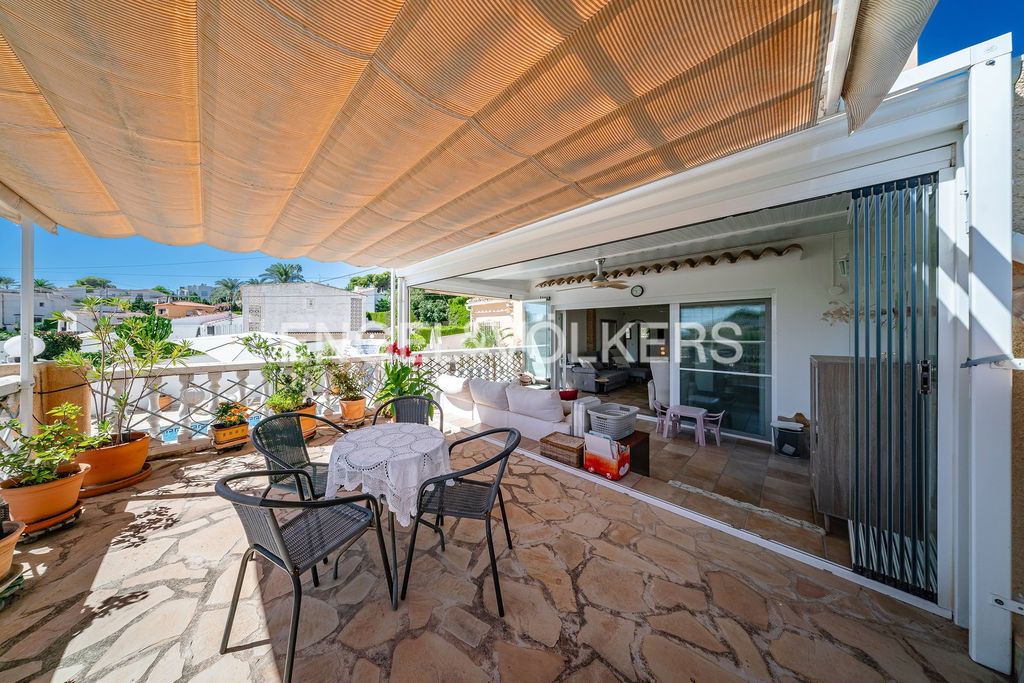 Property photo 2 of 39