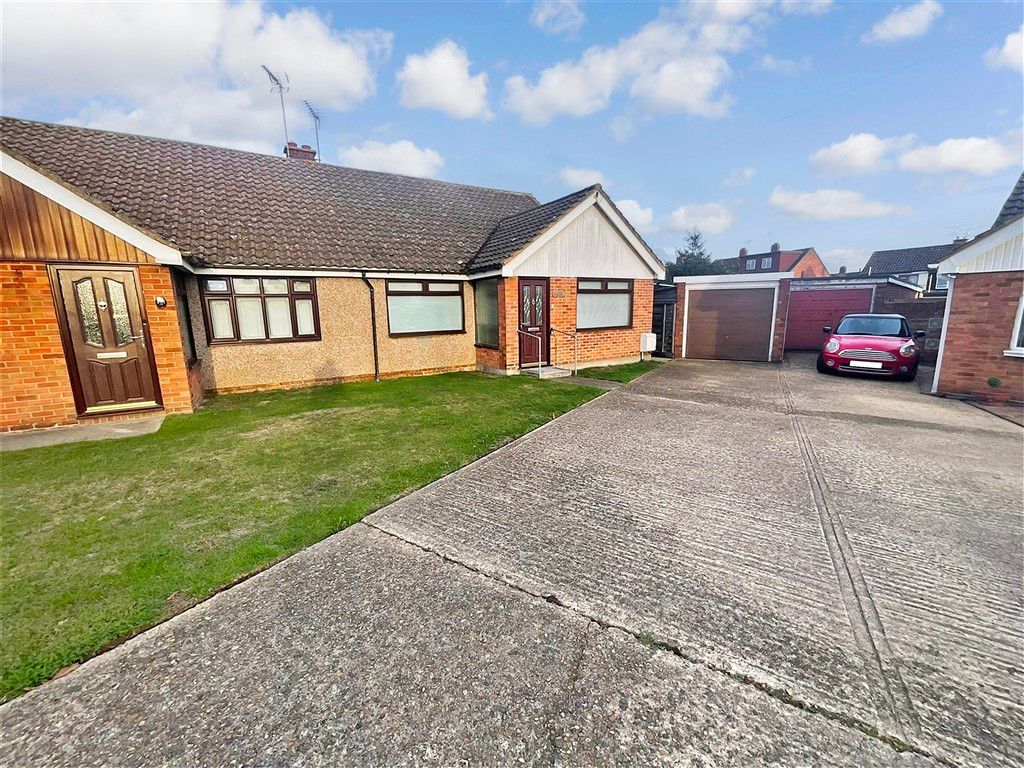 Property photo 3 of 9 Front