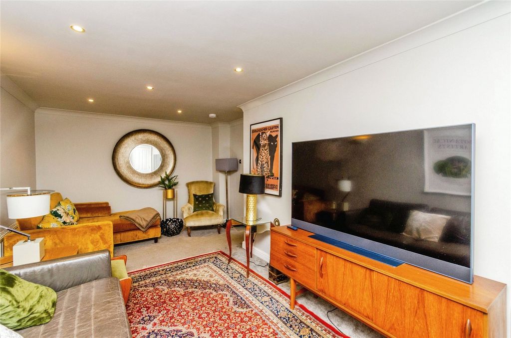 Property photo 2 of 12 Lounge/Diner