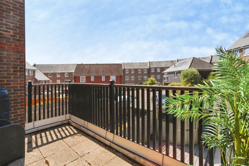 Property photo 3 of 21 Pbox-Img.Jpg