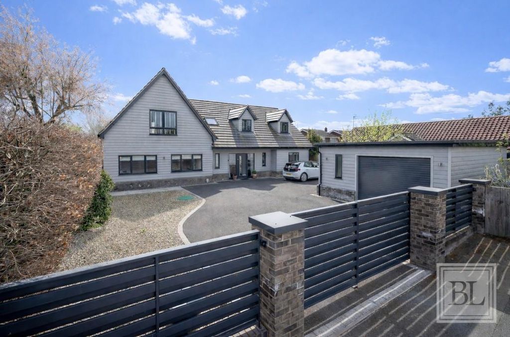 Property photo 1 of 27