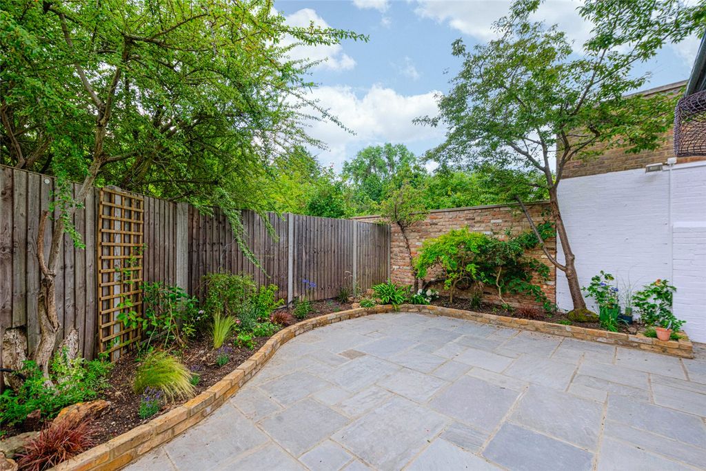 Property photo 2 of 13 Picture No. 12
