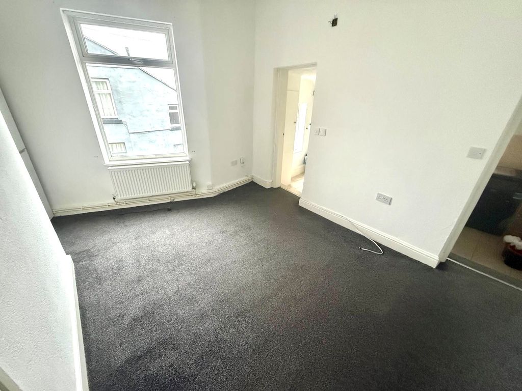 Property photo 3 of 6 Image