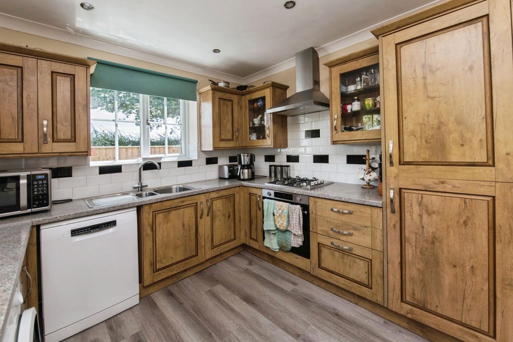 Property photo 2 of 20 Pbox-Img.Jpg