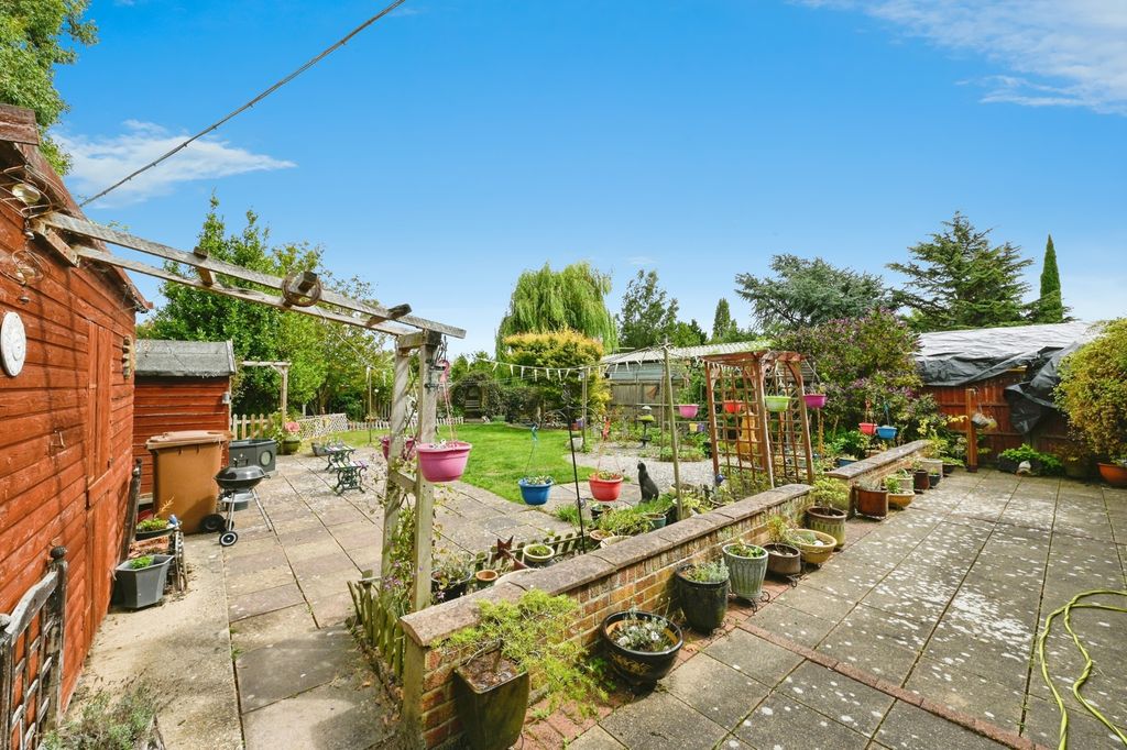 Property photo 2 of 17 Photo