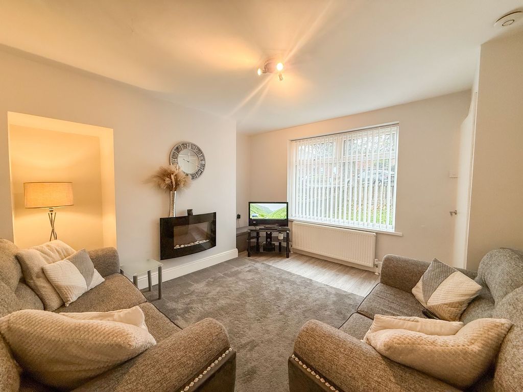 Property photo 2 of 9 Lounge