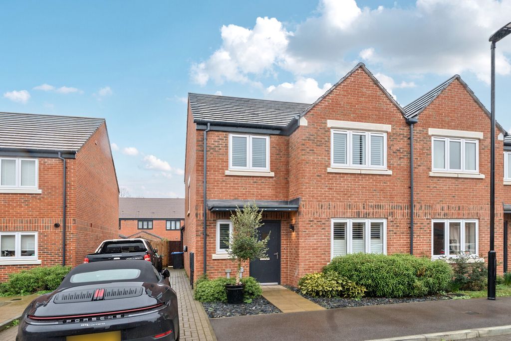 Property photo 1 of 17 Front