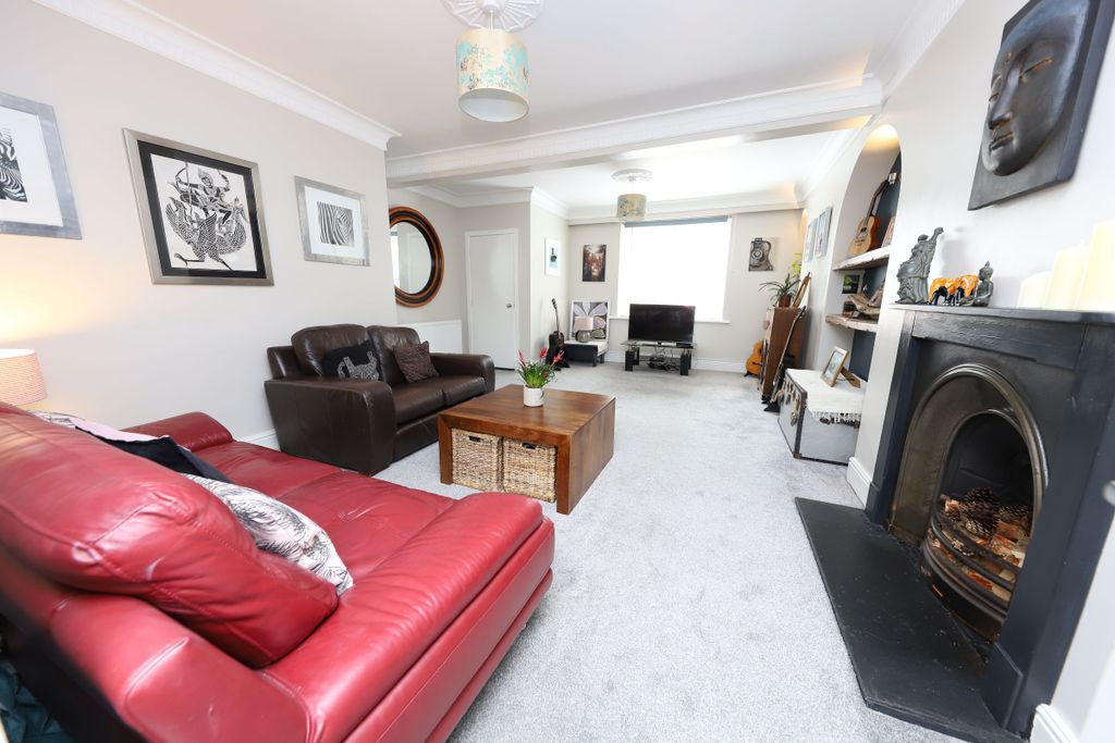 Property photo 2 of 22
