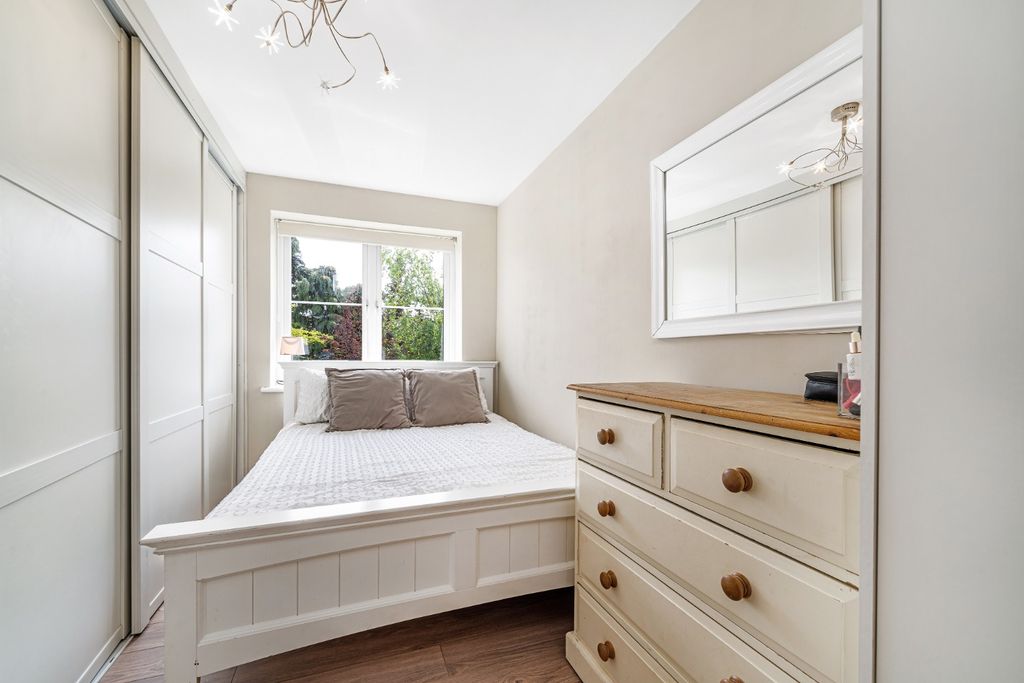 Property photo 3 of 9 2418524
