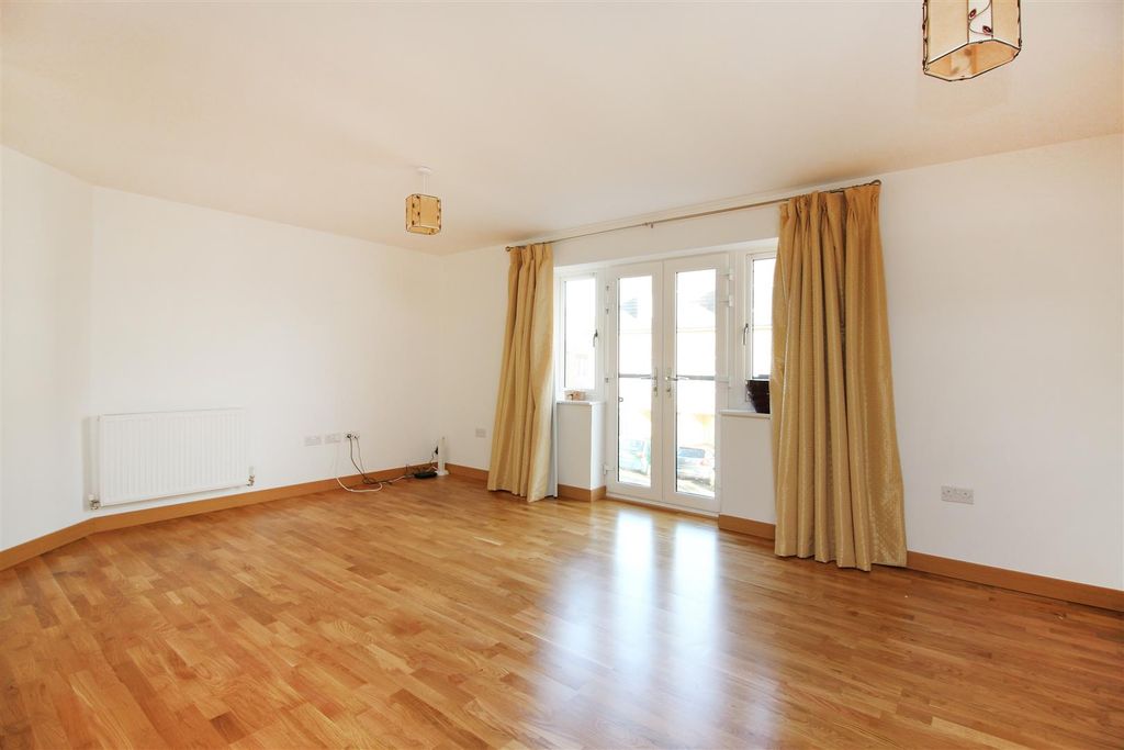Property photo 2 of 6
