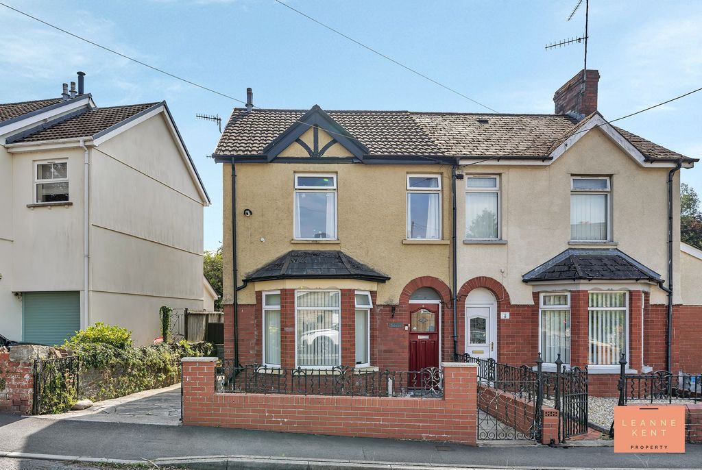 Property photo 1 of 27
