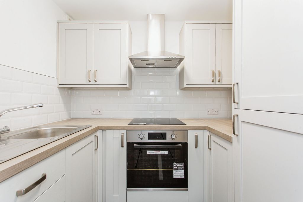 Property photo 3 of 14 Kitchen