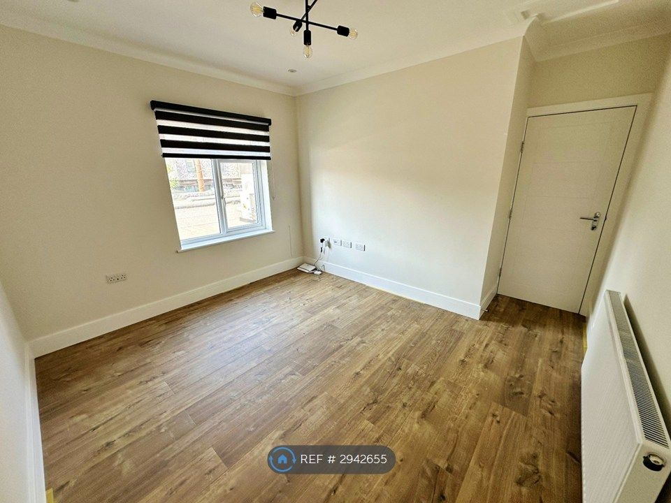 Property photo 2 of 8 Living Room