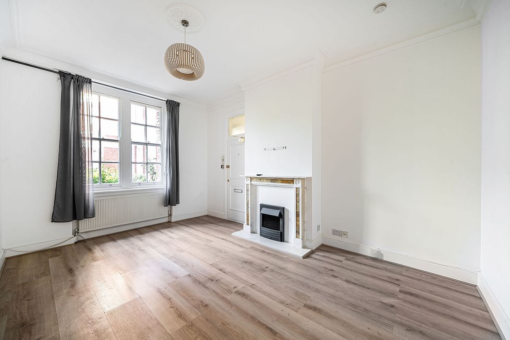 Property photo 2 of 11