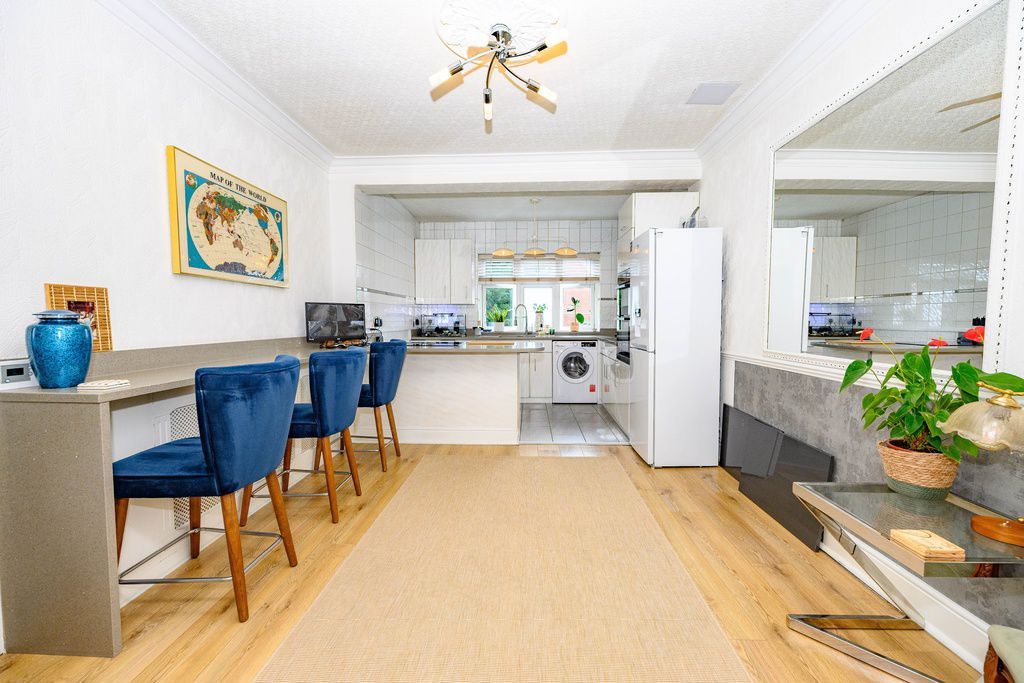 Property photo 1 of 16 Kitchen/Diner