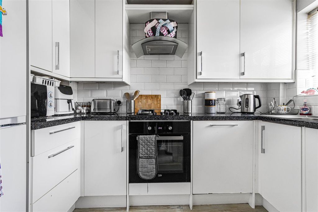 Property photo 3 of 14 13_69211.Jpg