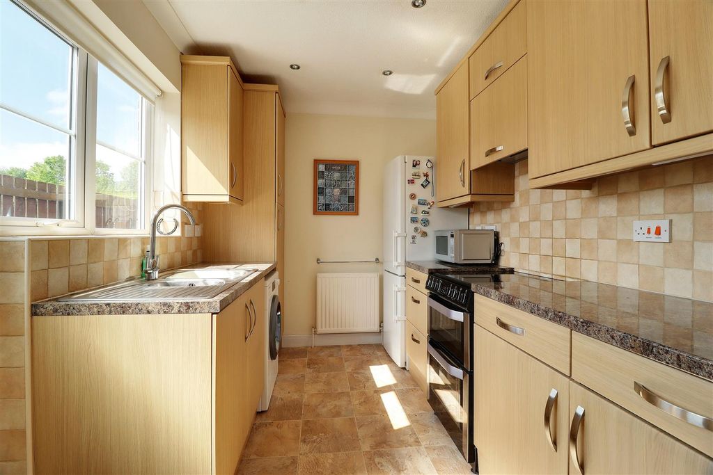 Property photo 2 of 9 Img_5878-Img_5880.Jpg