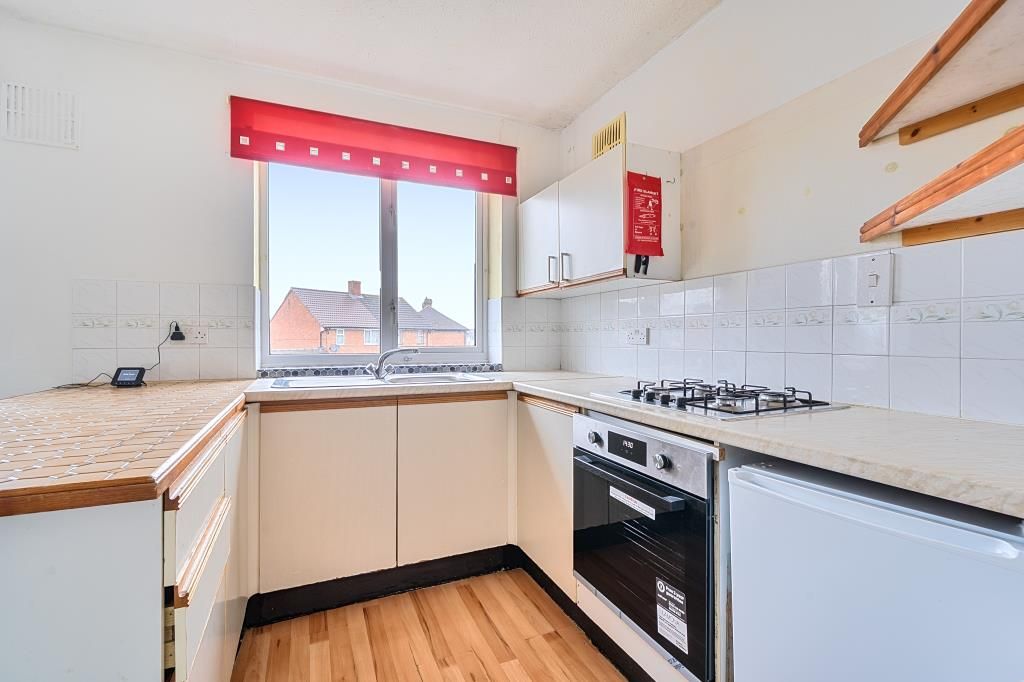 Property photo 2 of 18 Kitchen