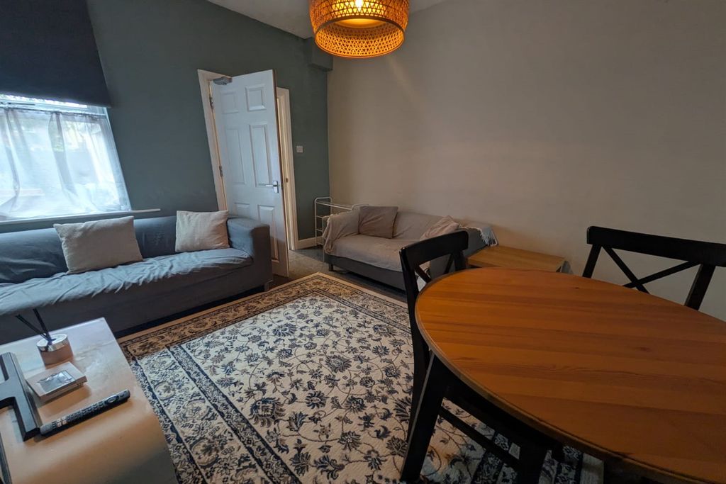 Property photo 1 of 10 (Main)