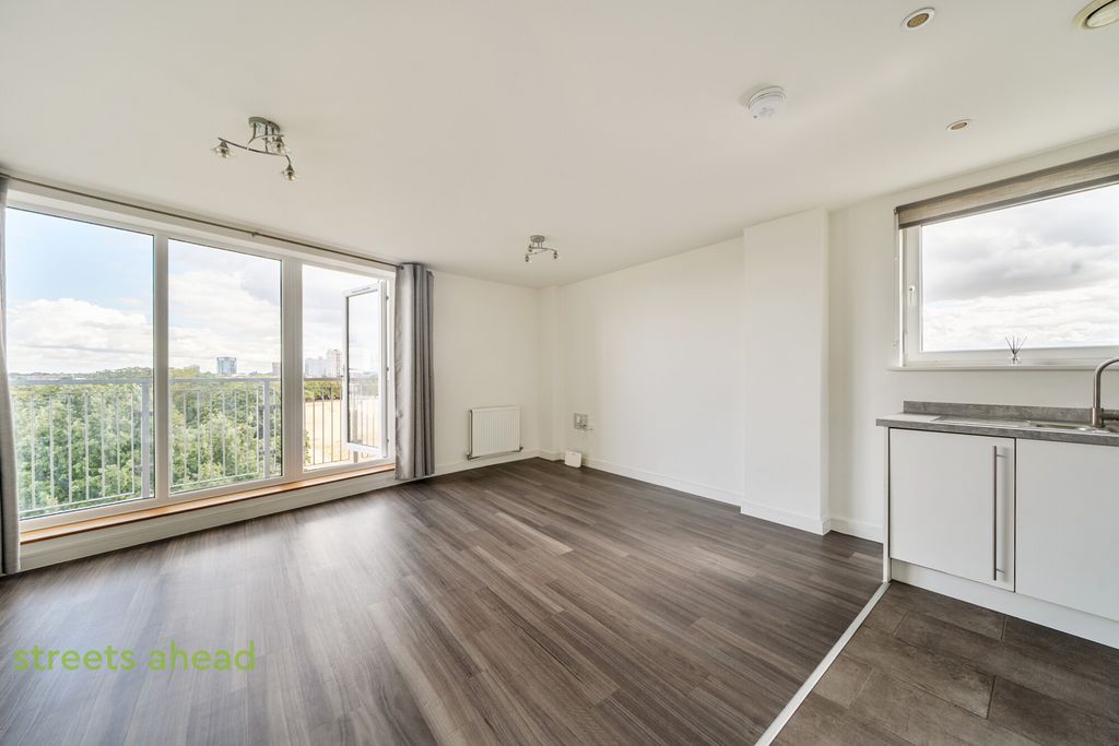 Property photo 1 of 26 8Bd83517-3Bd7-4A6...