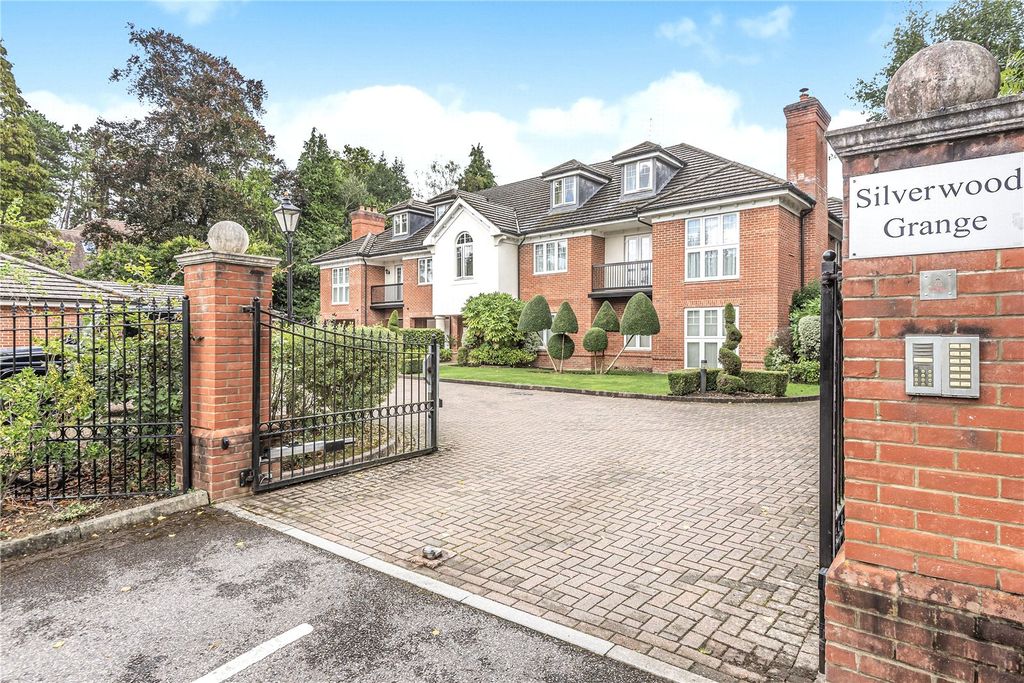 Property photo 1 of 14 Gated Entrance