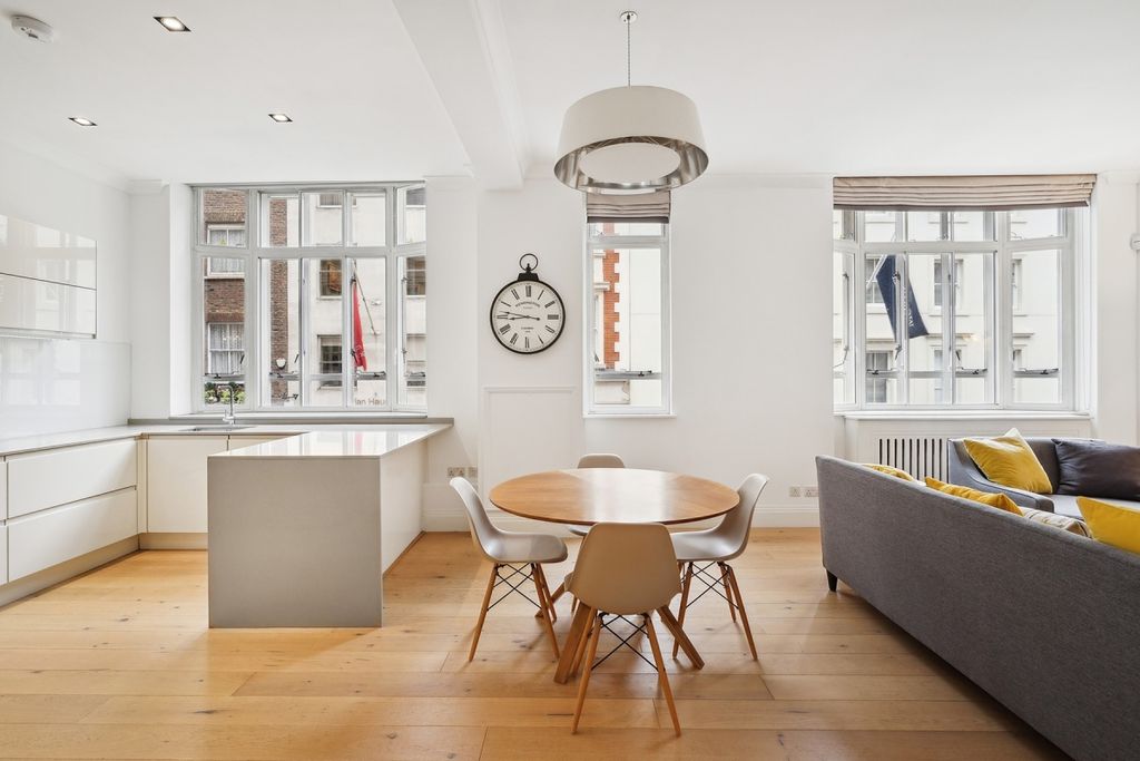 Property photo 2 of 9 4 St Jamess Chamb...