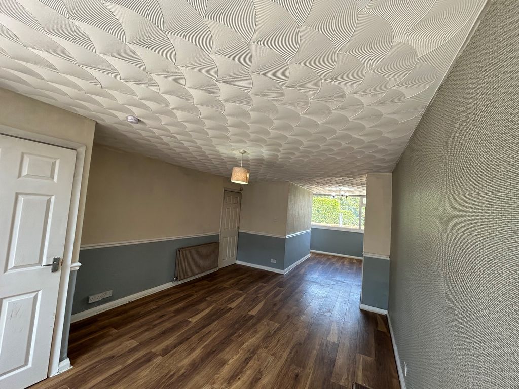 Property photo 2 of 3
