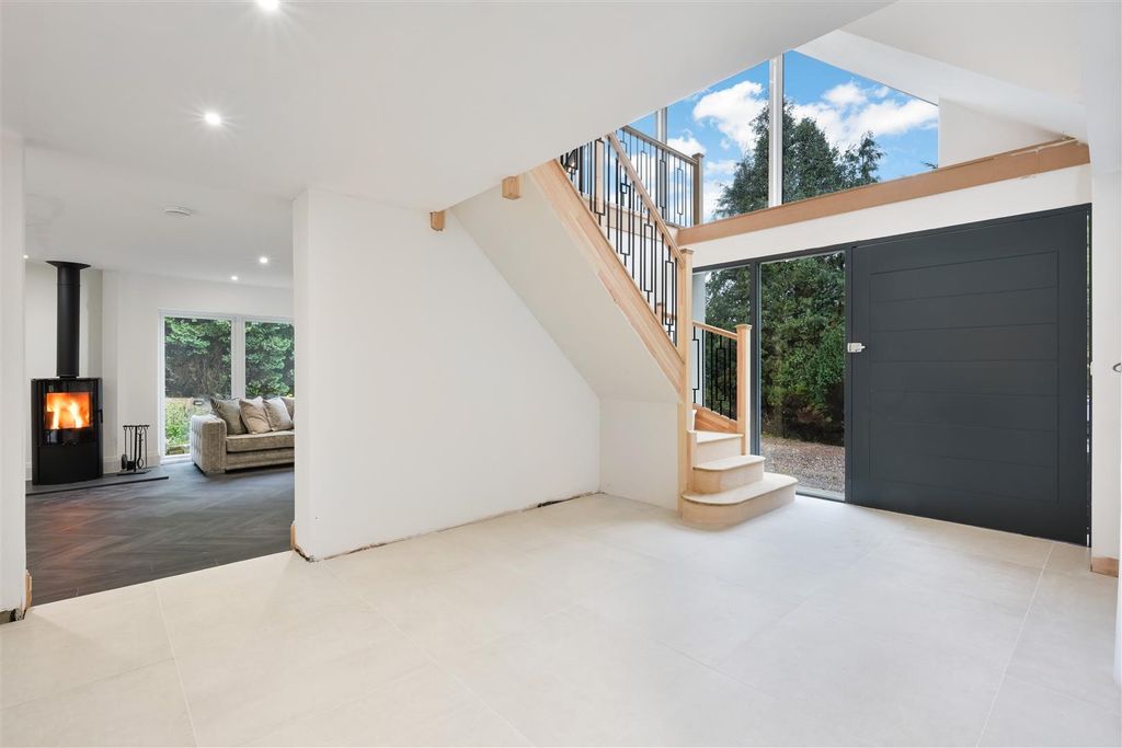 Additional image 7 of 6 bed property for saleHazelwood Lane, Chipstead, Coulsdon CR5