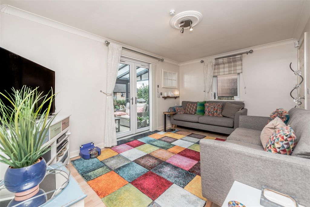 Property photo 2 of 21 Living Room: