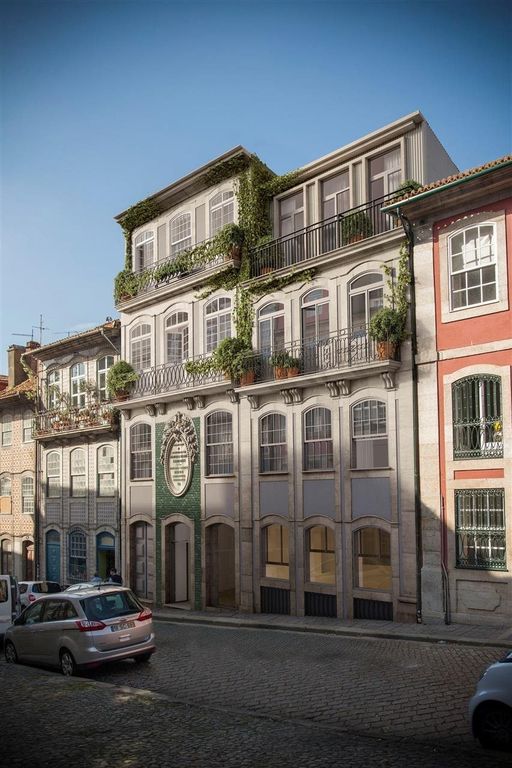 Property photo 1 of 7 Building, Virtudes, Porto Historic Center