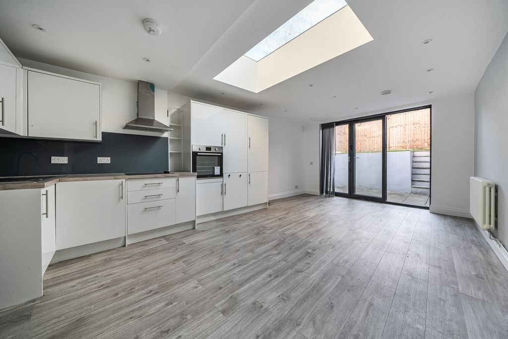 Property photo 3 of 15 1432422-10-69B986...