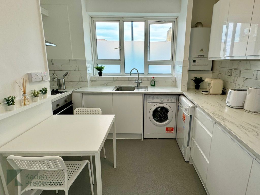 Property photo 2 of 42