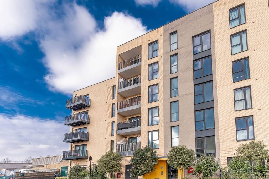 Property photo 2 of 13