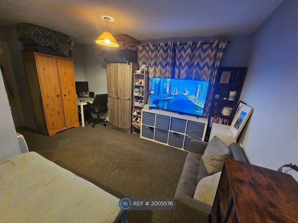 Property photo 1 of 13 Main Living Space (Living Room/Diner/Bedroom)