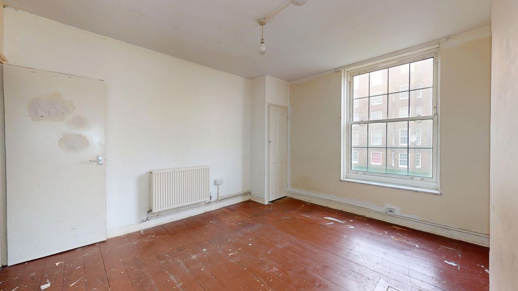Property photo 3 of 12 Flat 11 Marden House, Pembury Estate, Hackney, London, E8 1Az